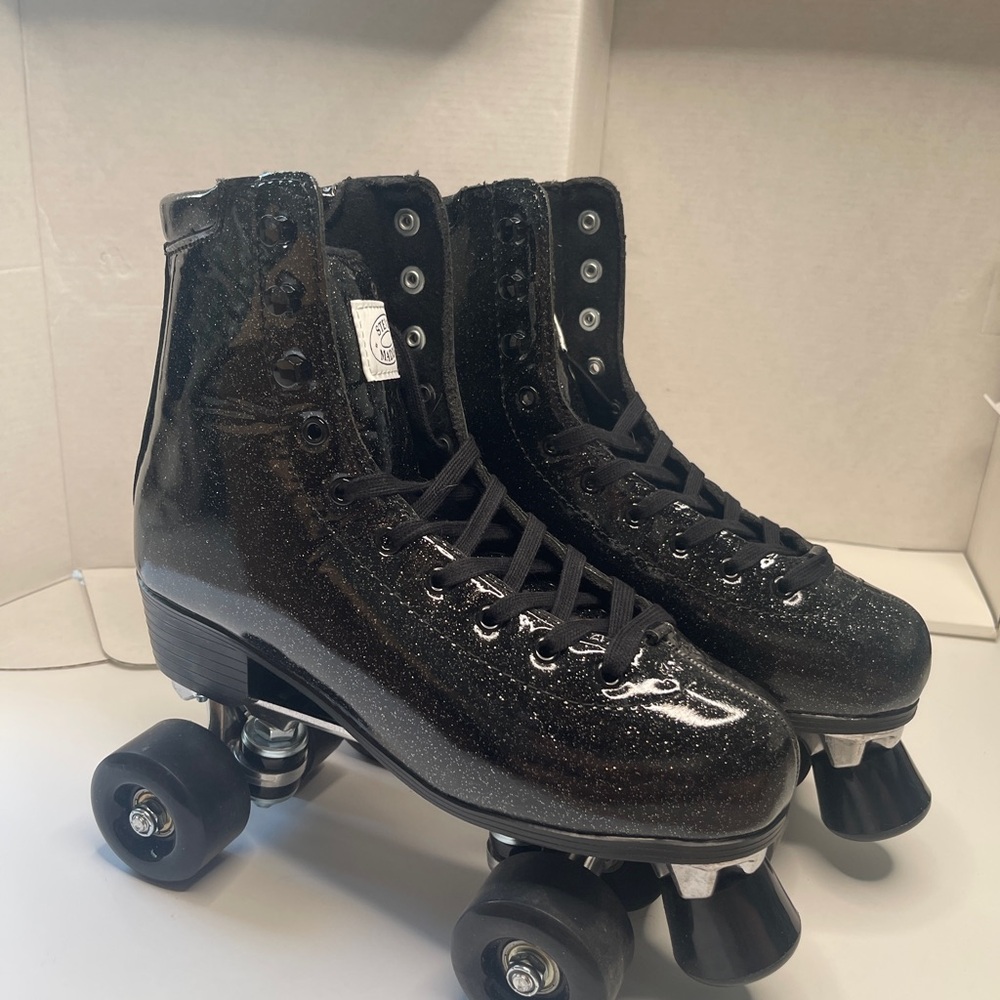 Steve Madden Roller Skates never worn size w10